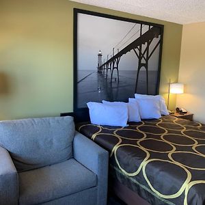One-Bedroom King Suite