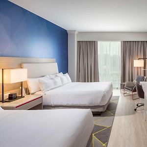 Deluxe  King Room Mobility accessible