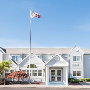 Microtel By Wyndham Victor