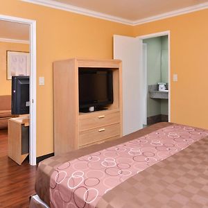 Two-Bedroom King Suite