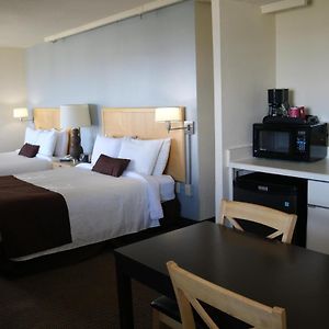 Queen Room Mobility accessible