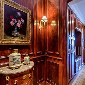 Prestige Room
