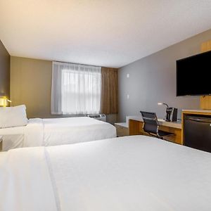 Standard Queen Room