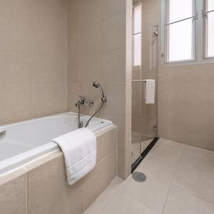 Grand Deluxe King Suite