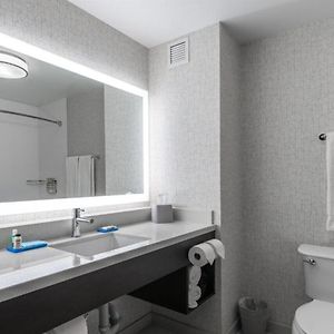 Queen Room Hearing Accesible