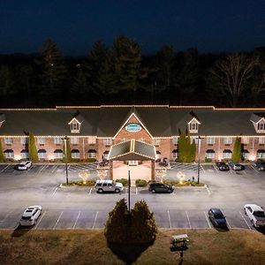 Mountain Inn & Suites Flat Rock