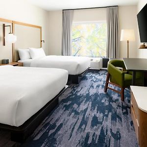Standard Queen Room Hearing accessible