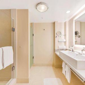 Premium Queen Room