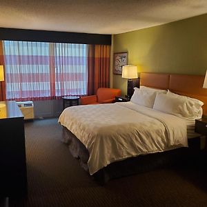 Queen Room Mobility accessible