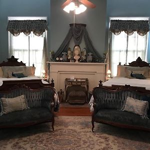 Queen Suite