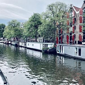 Houseboat Bonnie