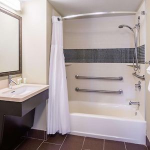 One-Bedroom King Suite