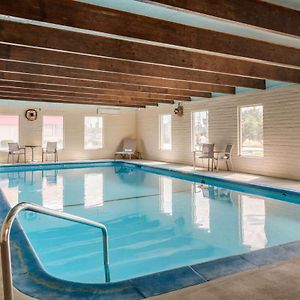 Rodeway Inn & Suites