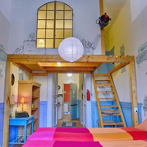 Lavender Circus Hostel, Doubles & Ensuites