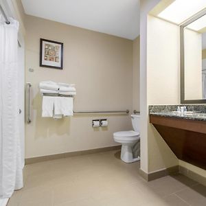 Queen Suite Mobility accessible