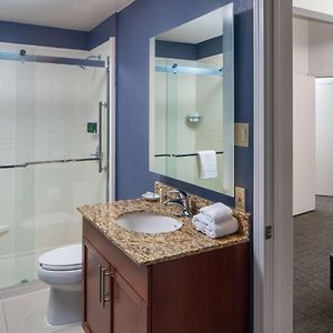 Two-Bedroom Queen Suite