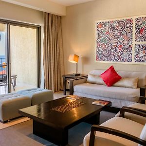 One-Bedroom King Suite