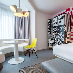 Superior Corner King Room