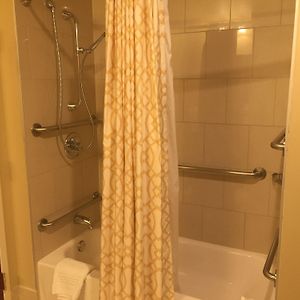 Deluxe  King Room Disability Access