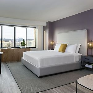 Premium King Room