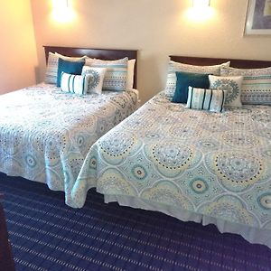 Deluxe Queen Suite