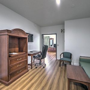 Deluxe King Suite