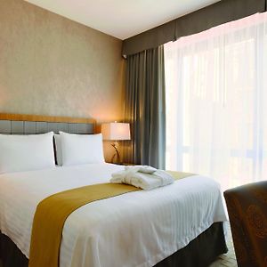 Executive Queen Room
