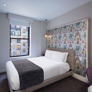 Queen Room Mobility accessible