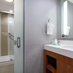 One-Bedroom King Suite