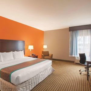 King Room Mobility or hearing accessible