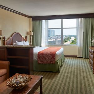 One-Bedroom King Suite
