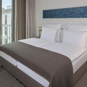 Comfort Queen Room