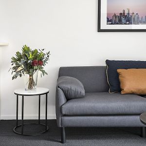 Superior One-Bedroom Apartment