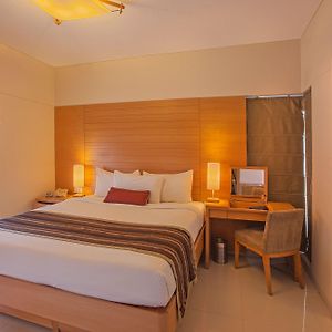 Executive One-Bedroom King Suite