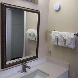 Queen Room Mobility accessible