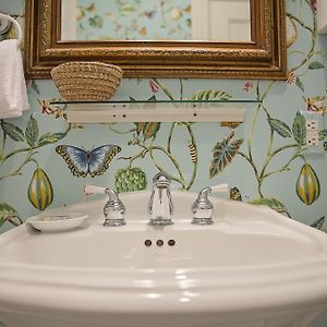 Historic Queen Room
