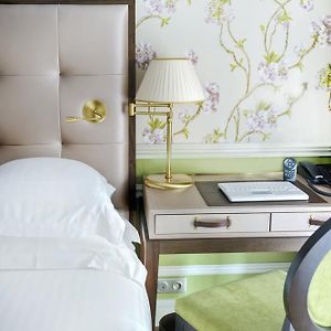 Classic Twin Room