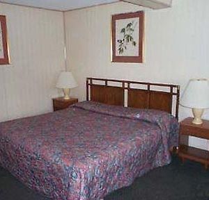 Knights Inn West Springfield