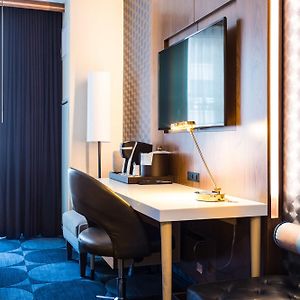 Standard Upper Floors King Room