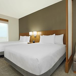 Upper Floors Queen Room