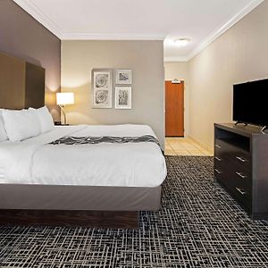 King Room Mobility or hearing accessible