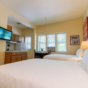 Classic Queen Room