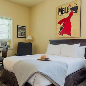 Classic Queen Room