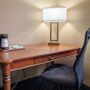 Queen Room Mobility accessible