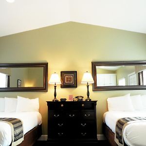 Deluxe Queen Studio