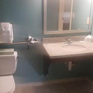 Queen Room Mobility accessible