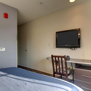 Queen Studio Mobility accessible