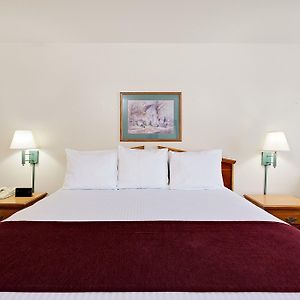 One-Bedroom King Suite