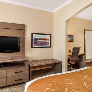 Queen Suite Mobility accessible