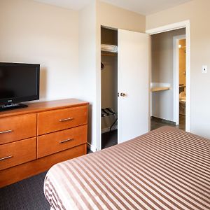 One-Bedroom King Suite